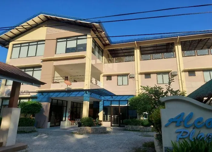 Hotel Plaza Eco Park Cebu 2*